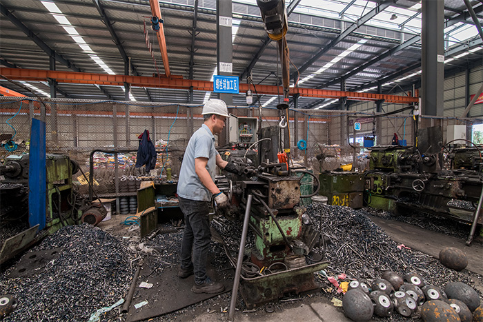 香港网架配件-螺栓球加工车间